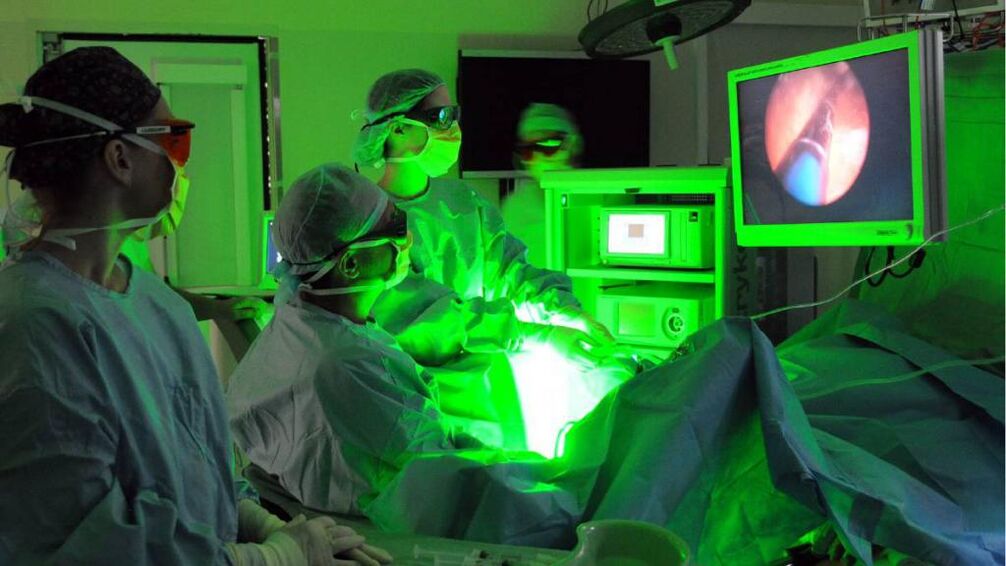 Doctors perform laser therapy for prostate inflammation